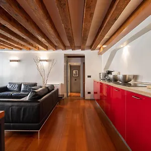 Ve.n.i.ce Cera San Moise Apartment Venice